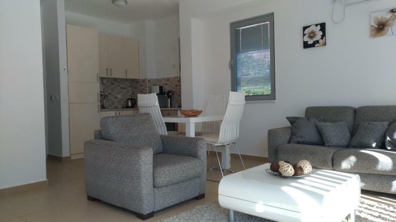 Apartments Acacia Hill Ðenovići Dış mekan fotoğraf