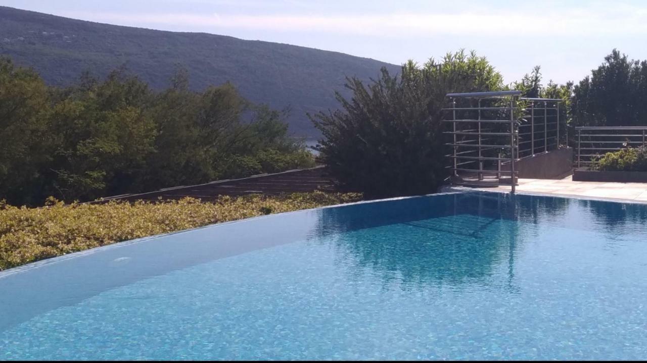 Apartments Acacia Hill Ðenovići Dış mekan fotoğraf